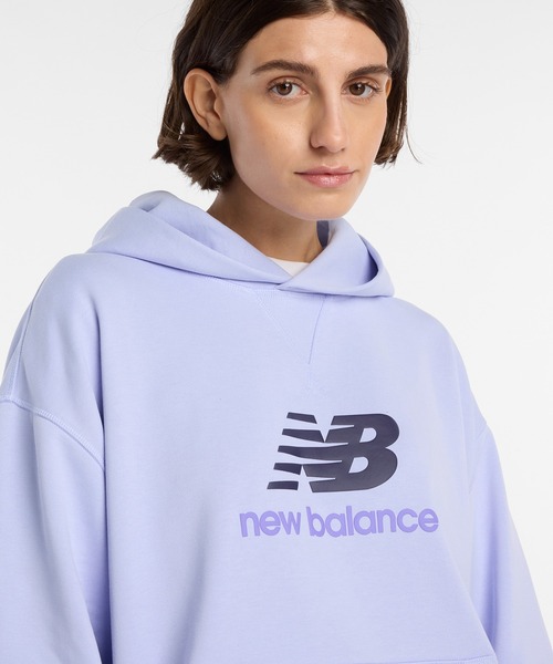 NEW BALANCE(ニューバランス)の「Athletics フレンチテリーロゴフーディ(パーカー・レディース・ライトパープル・SMALL/MEDIUM/X-LARGE)」の4枚目の写真