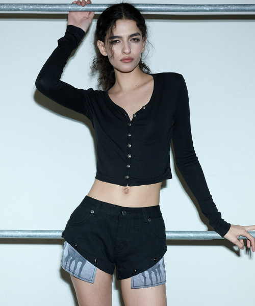 ODOR(オドー)の「Slim button cardigan(カーディガン/ボレロ・レディース・その他・FREE)」の4枚目の写真