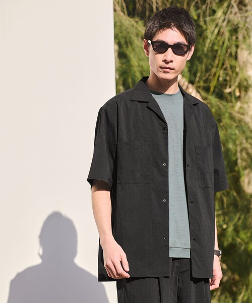 green label relaxing(グリーンレーベルリラクシング)の「WONDER CLOTH オープンカラー 3ポケット 半袖シャツ -ストレッチ・接触冷感・吸水速乾-(シャツ/ブラウス・メンズ・ブラック/モカ/ダークグレー・XL/L/M/S)」の2枚目の写真