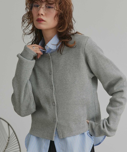 ad thie（アドティエ）の「ワッフル コンパクト カーディガン（カーディガン/ボレロ・レディース・ピンク/イエロー/ブラック/ライトグレー/ブラウン系/ブラック系・FREE）」の4枚目の写真