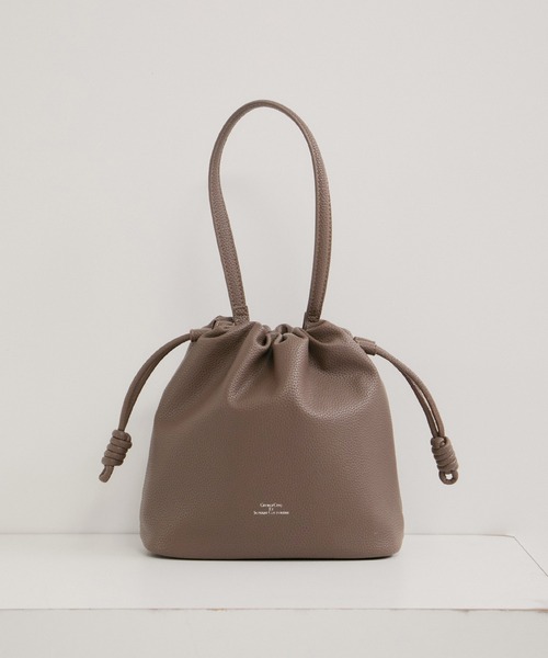 le cercle ADAM ET ROPE'(ルセルクルアダムエロペ)の「新色追加【George Cinq(ジョルジュサンク)】DRAWSTRING BAG(S)/WEB限定(トートバッグ・レディース・イエロー系その他/グレー系その他/ブラック/ブラウン系・FREE)」の3枚目の写真