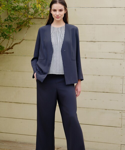 INDIVI（インディヴィ）の「【さらに軽く軽快！／着る日傘】ノーカラージャケット（ノーカラージャケット・レディース・ブラック/ブラウン系/ダークグレー・36/38/40）」の15枚目の写真