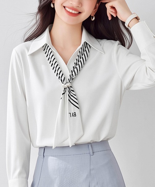 Miniministore(ミニミニストア)の「パール付きスカーフタイシャツブラウス上品(シャツ/ブラウス・レディース・ブルーグレー/ホワイト・L/M)」の1枚目の写真