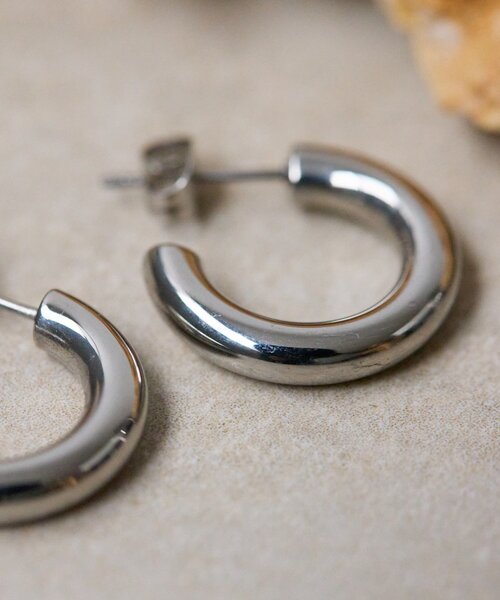 ear PAPILLONNER(イアパピヨネ)の「《金属アレルギー対応/ステンレス》20㎜フープピアス(ピアス(両耳用)・レディース・シルバー/ゴールド・FREE)」の18枚目の写真