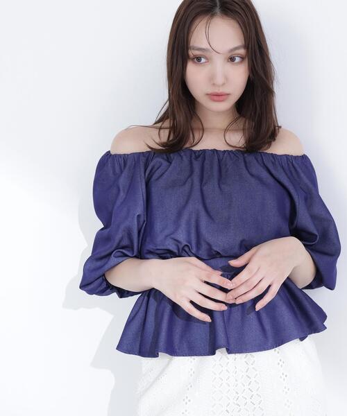 NATURAL BEAUTY BASIC(ナチュラルビューティーベーシック)の「ボリュームギャザーペプラムブラウス(シャツ/ブラウス・レディース・オフホワイト/ネイビー/ピンク・MEDIUM/SMALL)」の3枚目の写真