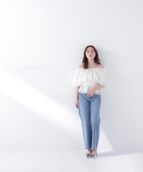 NATURAL BEAUTY BASIC(ナチュラルビューティーベーシック)の「ボリュームギャザーペプラムブラウス(シャツ/ブラウス・レディース・オフホワイト/ネイビー/ピンク・MEDIUM/SMALL)」の5枚目の写真