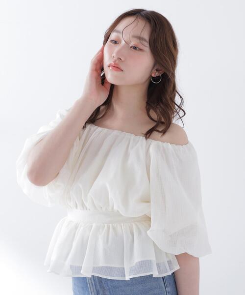 NATURAL BEAUTY BASIC(ナチュラルビューティーベーシック)の「ボリュームギャザーペプラムブラウス(シャツ/ブラウス・レディース・オフホワイト/ネイビー/ピンク・MEDIUM/SMALL)」の8枚目の写真