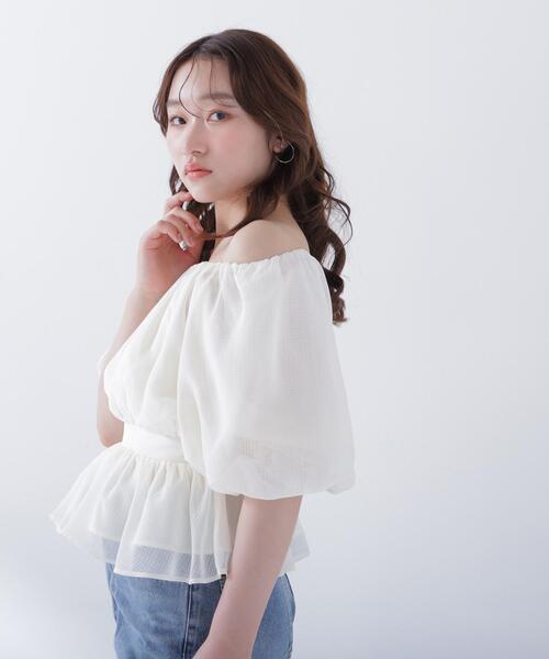 NATURAL BEAUTY BASIC(ナチュラルビューティーベーシック)の「ボリュームギャザーペプラムブラウス(シャツ/ブラウス・レディース・オフホワイト/ネイビー/ピンク・MEDIUM/SMALL)」の10枚目の写真