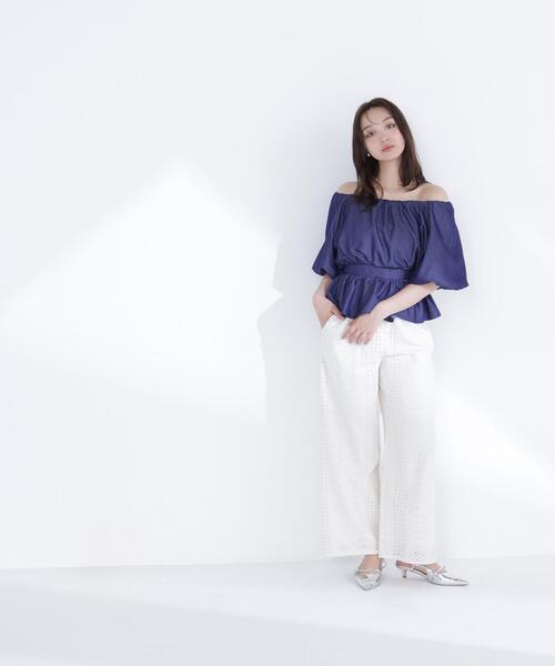 NATURAL BEAUTY BASIC(ナチュラルビューティーベーシック)の「ボリュームギャザーペプラムブラウス(シャツ/ブラウス・レディース・オフホワイト/ネイビー/ピンク・MEDIUM/SMALL)」の22枚目の写真