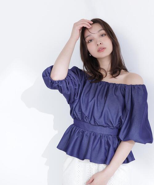 NATURAL BEAUTY BASIC(ナチュラルビューティーベーシック)の「ボリュームギャザーペプラムブラウス(シャツ/ブラウス・レディース・オフホワイト/ネイビー/ピンク・MEDIUM/SMALL)」の11枚目の写真