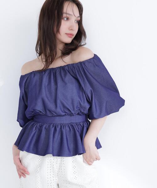 NATURAL BEAUTY BASIC(ナチュラルビューティーベーシック)の「ボリュームギャザーペプラムブラウス(シャツ/ブラウス・レディース・オフホワイト/ネイビー/ピンク・MEDIUM/SMALL)」の13枚目の写真