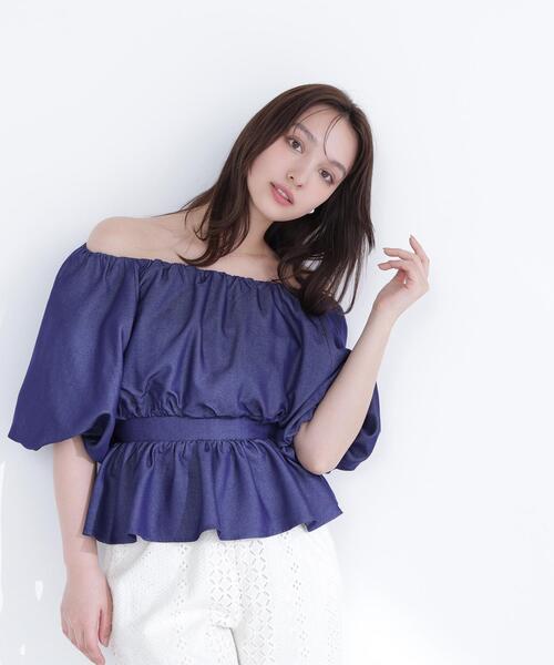 NATURAL BEAUTY BASIC(ナチュラルビューティーベーシック)の「ボリュームギャザーペプラムブラウス(シャツ/ブラウス・レディース・オフホワイト/ネイビー/ピンク・MEDIUM/SMALL)」の15枚目の写真