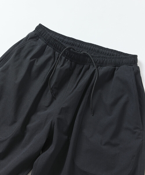 FREAK'S STORE(フリークスストア)の「パッカブル ショートスリーブ トラベルセットアップ Fabric by SOLOTEX(R) ミニバッグ付き 吸水速乾(Tシャツ/カットソー・メンズ・チャコールグレー/ブラック/グレー系その他/オリーブ/ブラウン/ネイビー・SMALL/MEDIUM/LARGE)」の17枚目の写真