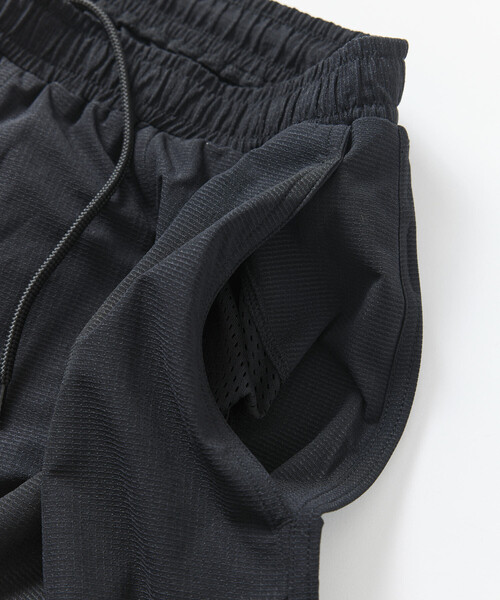 FREAK'S STORE(フリークスストア)の「パッカブル ショートスリーブ トラベルセットアップ Fabric by SOLOTEX(R) ミニバッグ付き 吸水速乾(Tシャツ/カットソー・メンズ・チャコールグレー/ブラック/グレー系その他/オリーブ/ブラウン/ネイビー・SMALL/MEDIUM/LARGE)」の18枚目の写真