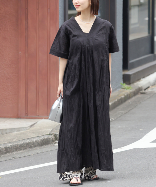 JOURNAL STANDARD relume（ジャーナルスタンダード　レリューム）の「《追加 / 新色》コットンボイルクリンクルタックカフタンワンピース（ワンピース・レディース・ブラック/ライトブルー/ブラウン・FREE）」の6枚目の写真
