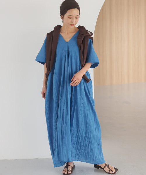 JOURNAL STANDARD relume（ジャーナルスタンダード　レリューム）の「《追加 / 新色》コットンボイルクリンクルタックカフタンワンピース（ワンピース・レディース・ブラック/ライトブルー/ブラウン・FREE）」の13枚目の写真