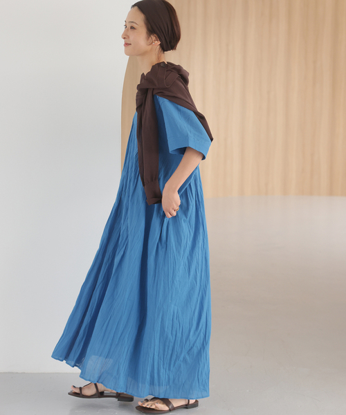 JOURNAL STANDARD relume（ジャーナルスタンダード　レリューム）の「《追加 / 新色》コットンボイルクリンクルタックカフタンワンピース（ワンピース・レディース・ブラック/ライトブルー/ブラウン・FREE）」の16枚目の写真