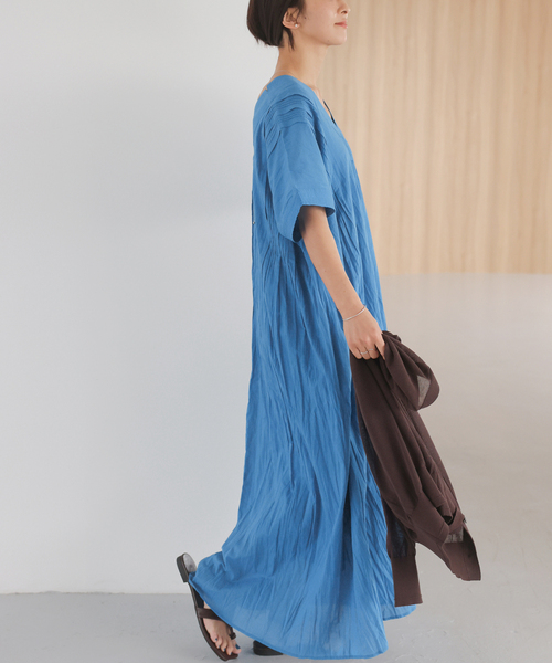 JOURNAL STANDARD relume（ジャーナルスタンダード　レリューム）の「《追加 / 新色》コットンボイルクリンクルタックカフタンワンピース（ワンピース・レディース・ブラック/ライトブルー/ブラウン・FREE）」の19枚目の写真