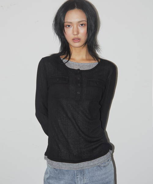 PLACE STUDIO(プレイススタジオ)の「シンプルレイヤード配色マルチポケットベーシックロングスリーブTシャツ_2COLOR(Tシャツ/カットソー・レディース・ブラック/チャコール・FREE)」の5枚目の写真