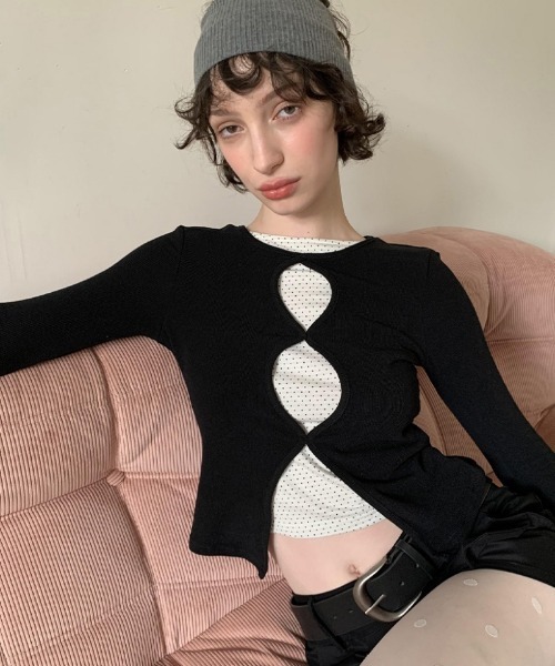 Ritzy（リッツィー）の「前身くり抜き フェイクレイヤード水玉トッド柄ロングスリーブ（Tシャツ/カットソー・レディース・ブラック・M/L/S）」の7枚目の写真