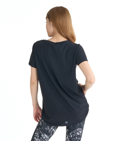 ROXY(ロキシー)の「ROXY FITNESS BREEZE FLOW S/S TEE Tシャツ /QUIK DRY/UVカット 【2026年夏モデル】(Tシャツ/カットソー・レディース・ブラック/ホワイト/パープル・LARGE/MEDIUM/SMALL)」の10枚目の写真