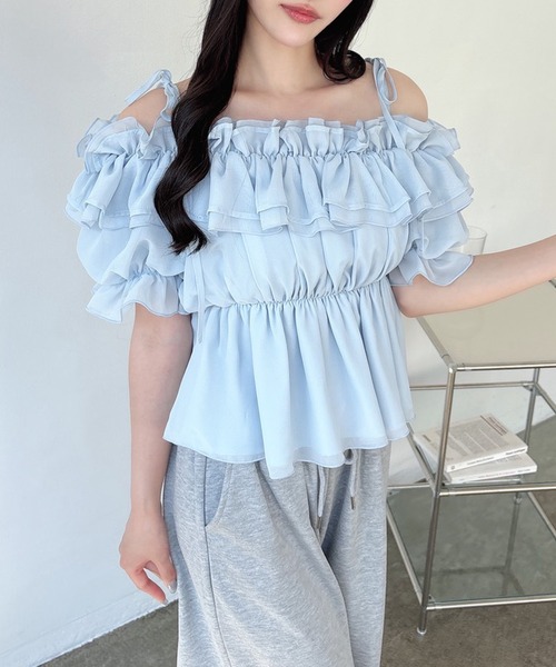 INGNI(イング)の「【WEB限定】フリルオフショルブラウス(シャツ/ブラウス・レディース・ブラック/サックスブルー/オフホワイト/ホワイト系その他3/ブラック系3/ピンク・M)」の5枚目の写真