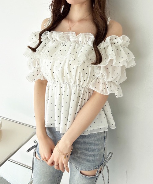 INGNI(イング)の「【WEB限定】フリルオフショルブラウス(シャツ/ブラウス・レディース・ブラック/サックスブルー/オフホワイト/ホワイト系その他3/ブラック系3/ピンク・M)」の1枚目の写真