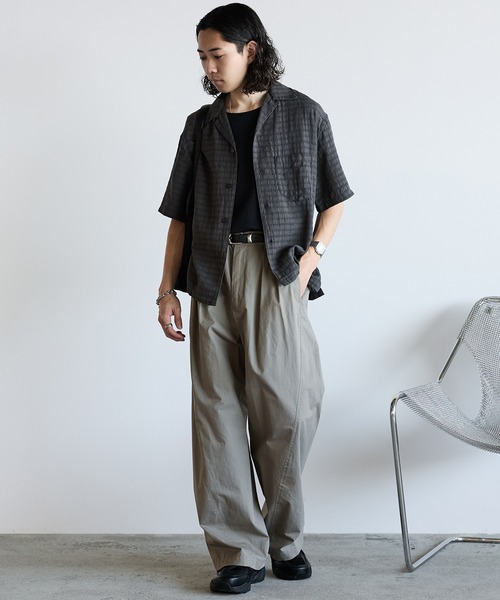 WYM LIDNM(ウィム バイ リドム)の「HIGH COUNT COTTON CURVED SLACKS(スラックス・メンズ・オフホワイト/グレー/チャコール・S/M/L)」の6枚目の写真