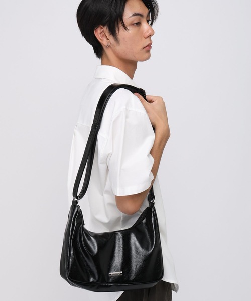 ALAND（エーランド）の「【UNISEX】ALAND／フェイクレザーショルダーバッグ（ショルダーバッグ・レディース・ブラウン/ブラック・FREE）」の13枚目の写真