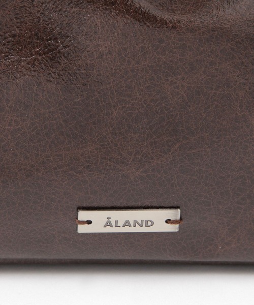 ALAND（エーランド）の「【UNISEX】ALAND／フェイクレザーショルダーバッグ（ショルダーバッグ・レディース・ブラウン/ブラック・FREE）」の3枚目の写真