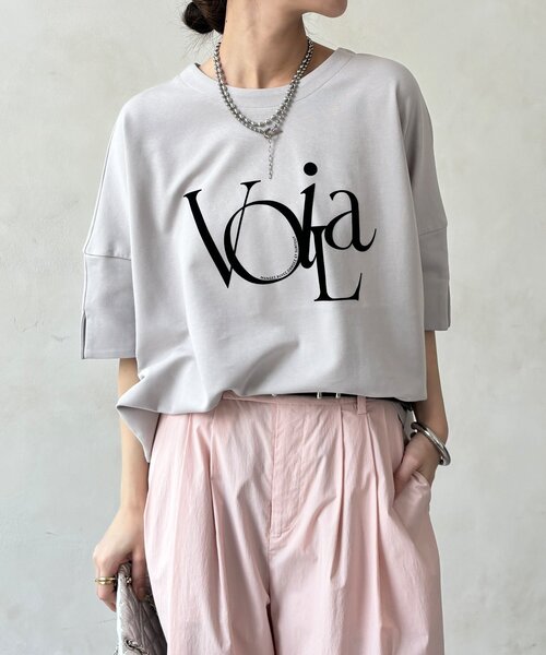 DouDou(ドゥドゥ)の「【WEB限定】ポンチョロゴTEE(Tシャツ/カットソー・レディース・チャコールグレー/オフホワイト/ライトグレー・FREE)」の3枚目の写真