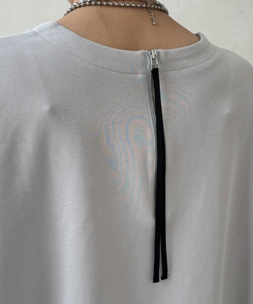 DouDou(ドゥドゥ)の「【WEB限定】ポンチョロゴTEE(Tシャツ/カットソー・レディース・チャコールグレー/オフホワイト/ライトグレー・FREE)」の5枚目の写真