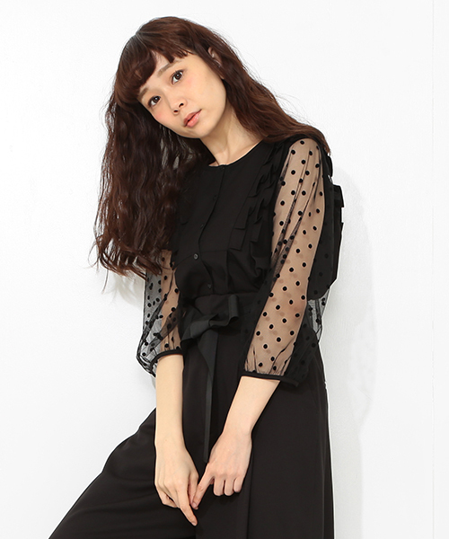 CAROLINA GLASER(カロリナ グレイサー)の「CAROLINA GLASER / フリルブラウス(シャツ/ブラウス・レディース・ブラック/クリーム・ONE SIZE)」の2枚目の写真