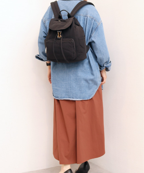 cache cache(カシュ カシュ)の「カシュカシュ cachecache / USBポート付フラップリュック(バックパック/リュック・レディース・ブラック/グレー・FREE)」の12枚目の写真