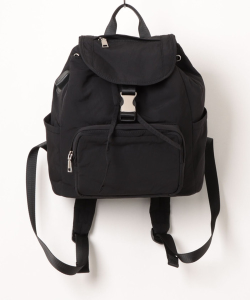 cache cache(カシュ カシュ)の「カシュカシュ cachecache / USBポート付フラップリュック(バックパック/リュック・レディース・ブラック/グレー・FREE)」の3枚目の写真
