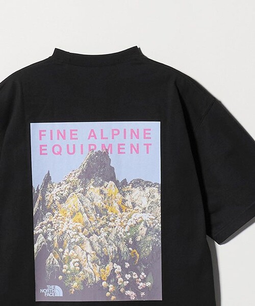 THE NORTH FACE(ザノースフェイス)の「<THE NORTH FACE>ショートスリーブ マウンテン フラワー Tシャツ(Tシャツ/カットソー・メンズ・ブラック/ホワイト・L/M/XL)」の2枚目の写真