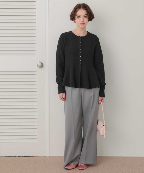 titivate(ティティベイト)の「ミニゴールド釦モヘアタッチペプラムニット(ニット/セーター・レディース・ベージュ/チャコール/ブラック/アイボリー・S/M/L)」の22枚目の写真