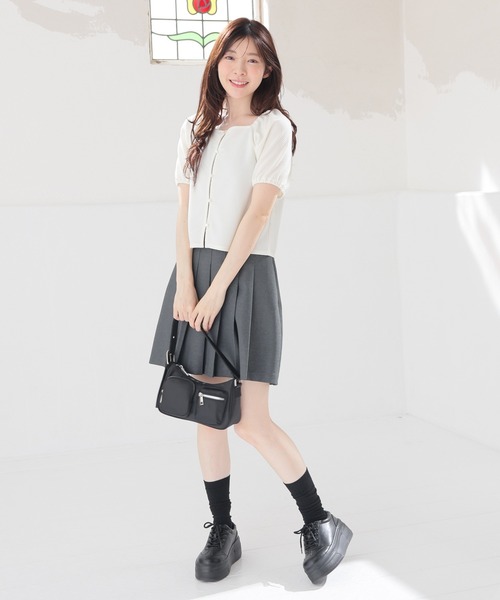 Honeys(ハニーズ)の「ボリューム袖トップス(Tシャツ/カットソー・レディース・オレンジ/ブラック/アイボリー/サックスブルー・L/M/S)」の5枚目の写真