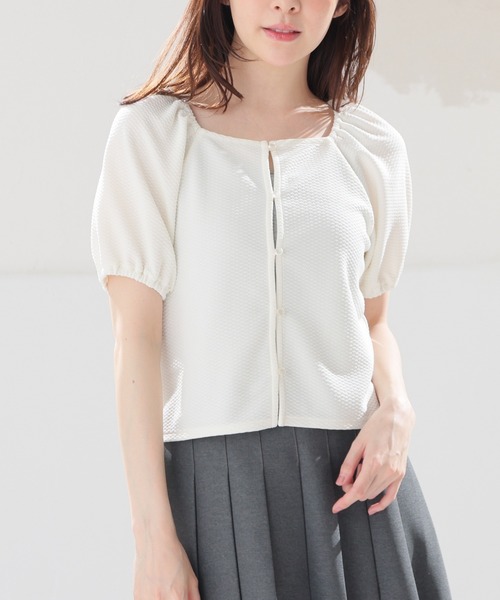 Honeys(ハニーズ)の「ボリューム袖トップス(Tシャツ/カットソー・レディース・オレンジ/ブラック/アイボリー/サックスブルー・L/M/S)」の6枚目の写真