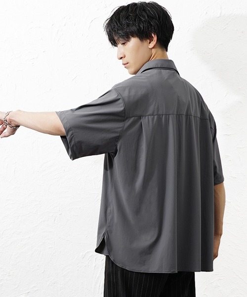 MinoriTY(マイノリティ)の「【MinoriTY】スーパーストレッチとろみシャツ メンズ 夏服 ユニセックス 半袖(シャツ/ブラウス・メンズ・ホワイト/チャコールグレー/ブラック・M/L/S)」の15枚目の写真