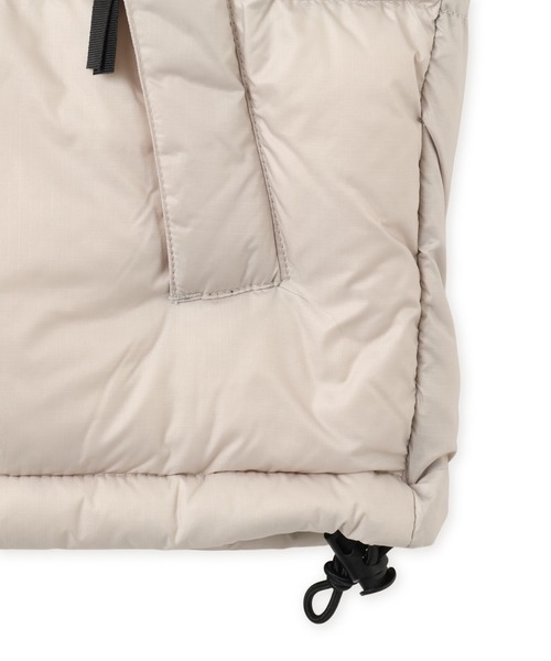 THE NORTH FACE(ザノースフェイス)の「THE NORTH FACE NUPTSE VEST / ザ・ノース・フェイス ヌプシ ベスト(ダウンベスト・メンズ・ベージュ/アイボリー/ブラック・S/M/L/XL/XXL)」の11枚目の写真