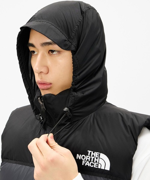 THE NORTH FACE(ザノースフェイス)の「THE NORTH FACE NUPTSE VEST / ザ・ノース・フェイス ヌプシ ベスト(ダウンベスト・メンズ・ベージュ/アイボリー/ブラック・S/M/L/XL/XXL)」の15枚目の写真