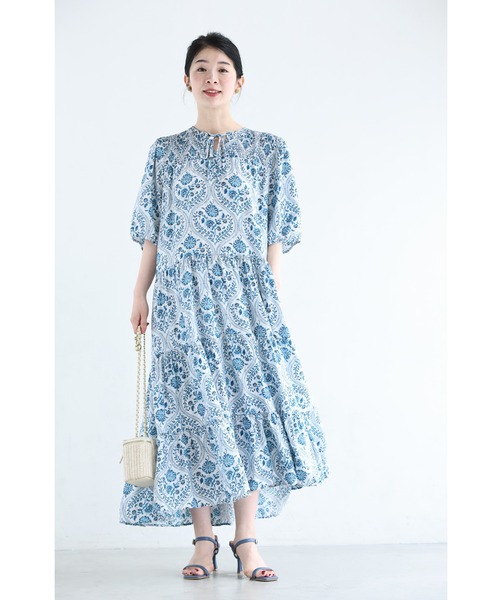 cawaii（カワイイ）の「ビジュー散りばめたダマスク柄ロングワンピース（紐ベルト付き）（ワンピース・レディース・ブルー・FREE）」の3枚目の写真