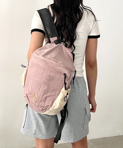 wears(ウェアーズ)の「軽量アウトドアライクバックパック(バックパック/リュック・レディース・ホワイト/ブルー/イエロー/ピンク/パープル・FREE)」の5枚目の写真