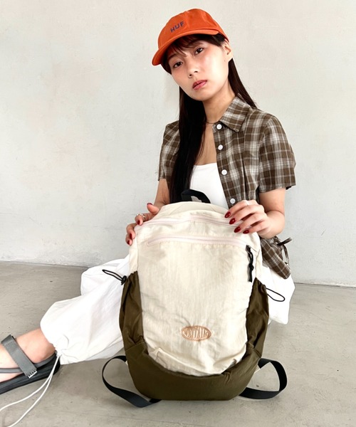 wears(ウェアーズ)の「軽量アウトドアライクバックパック(バックパック/リュック・レディース・ホワイト/ブルー/イエロー/ピンク/パープル・FREE)」の7枚目の写真