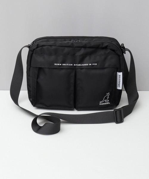 KANGOL(カンゴール)の「フロント2ポケット 横型 ミニショルダーバッグ A5収納対応(ショルダーバッグ・メンズ・ブラック・FREE)」の1枚目の写真
