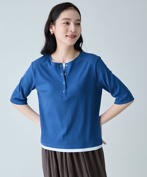 ANY(エニィ)の「フェイクレイヤード半袖プルオーバー(Tシャツ/カットソー・レディース・ライトグレー系/ブルー系/ダークブラウン系/レッド系・F)」の3枚目の写真