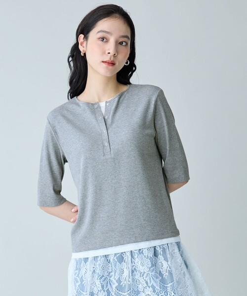 ANY(エニィ)の「フェイクレイヤード半袖プルオーバー(Tシャツ/カットソー・レディース・ライトグレー系/ブルー系/ダークブラウン系/レッド系・F)」の10枚目の写真