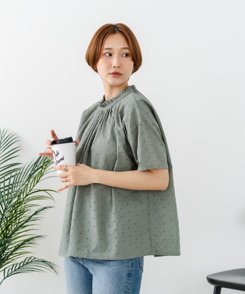 fort point(フォーポイント)の「【C-FORTPOINT/フォートポイント】【涼やかな綿素材】総柄刺繍ブラウス コットン100% シャツ プルオーバー 涼しい 体型カバー ナチュラル(シャツ/ブラウス・レディース・ダークブルー/ブラック/オフホワイト/カーキ・FREE)」の12枚目の写真