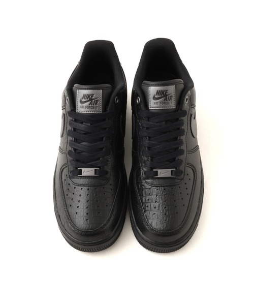 NIKE（ナイキ）の「NIKE AIR FORCE 1 '07 / ナイキ エア フォース 1 '07【SP】（スニーカー・メンズ・ブラック・29.0cm/28.5cm/28.0cm/27.5cm/27.0cm/26.5cm/26.0cm/25.5cm）」の2枚目の写真